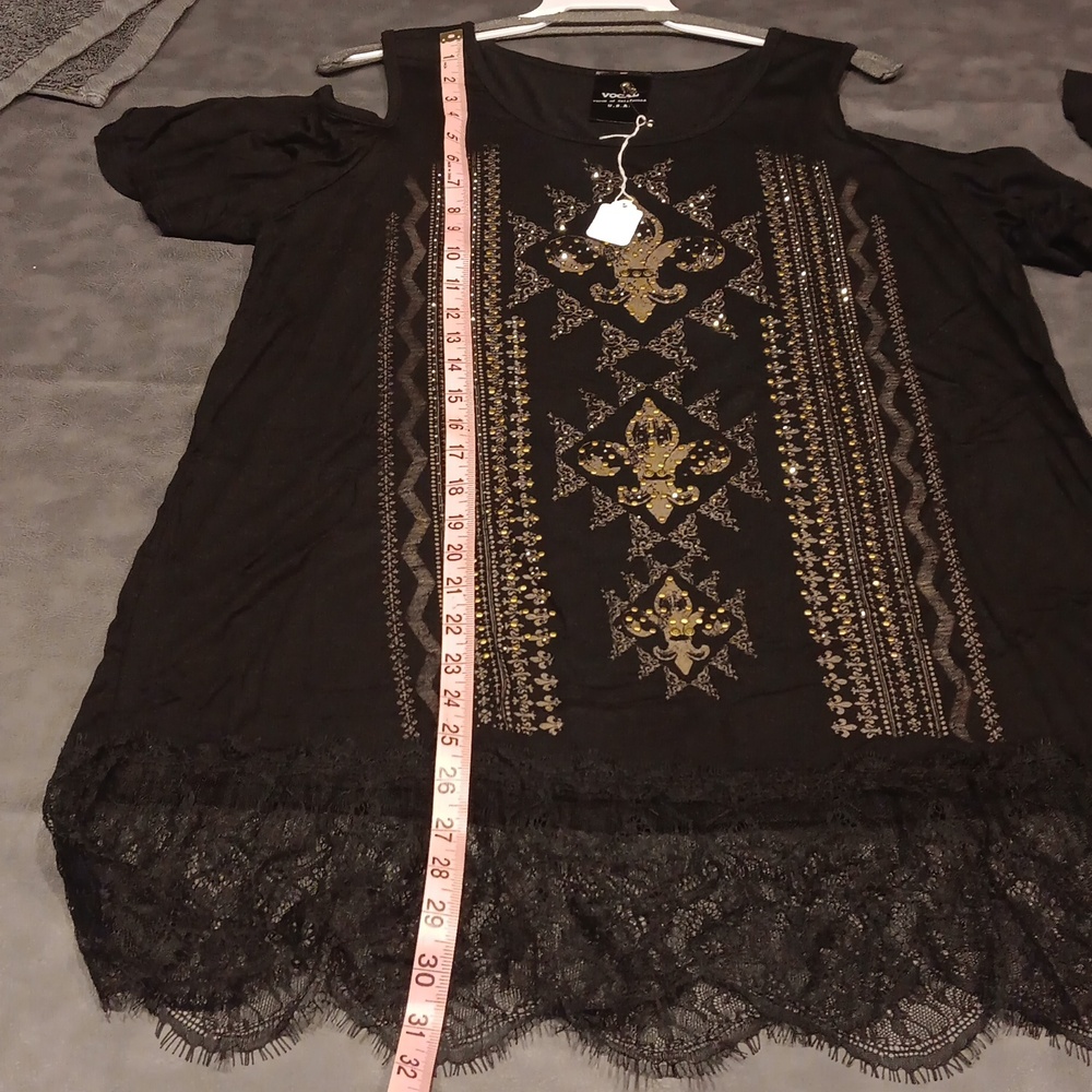 New! Vocal Black Graphic Embellished Cold Shoulder Top with Lace Detail - Picture 9 of 10